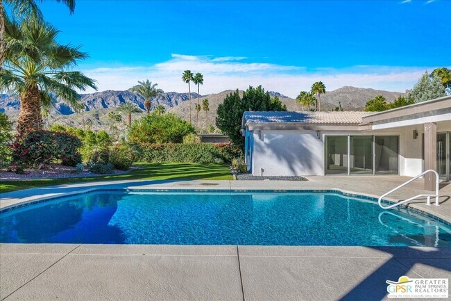 Building Photo - 605 E Sierra Way