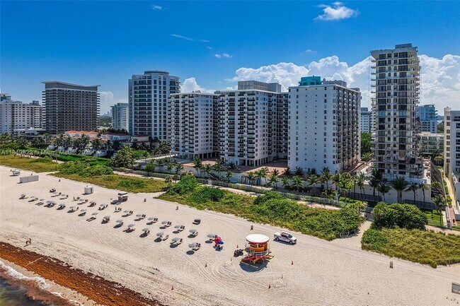 Building Photo - 6039 Collins Ave
