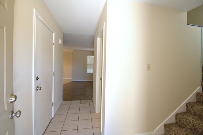 Building Photo - 6489 Hart Ln