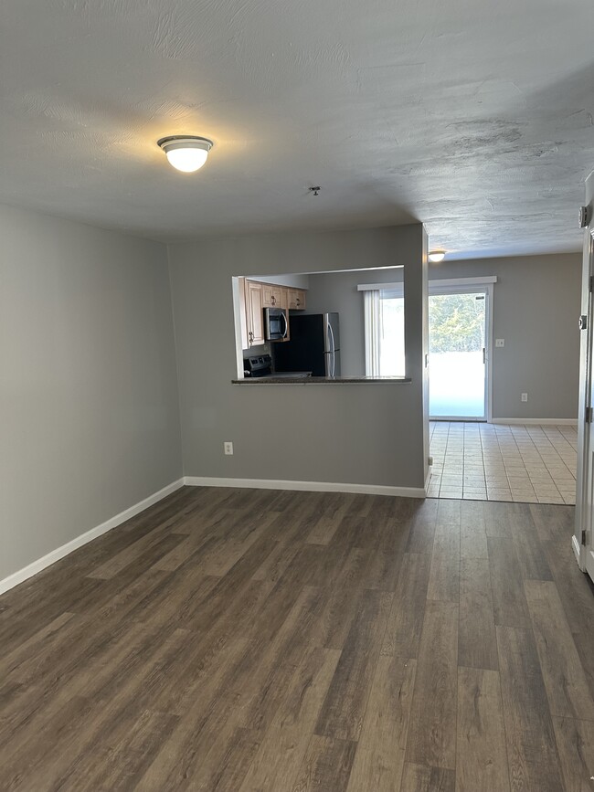 Building Photo - 31 Riviera Rd