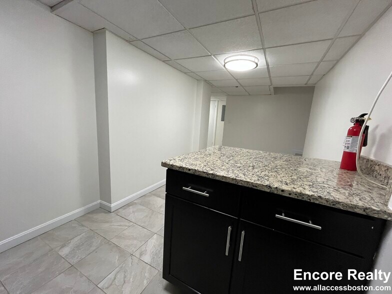 Building Photo - 62 Boylston St