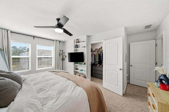 Building Photo - 25 Crossing Ln