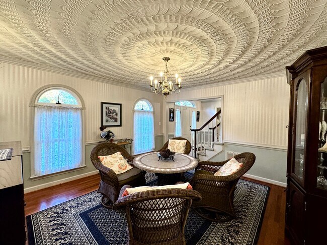 Building Photo - Be Home For The Holidays! Fabulous 4-Bedroom Home w/2-Car Attached Garage! Pet Friendly - Screene...