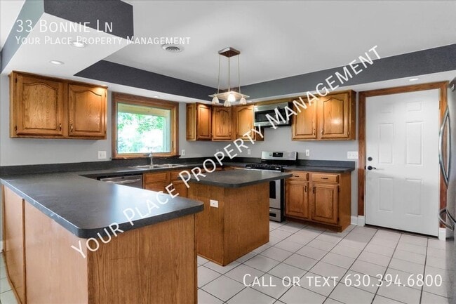 Building Photo - 33 Bonnie Ln