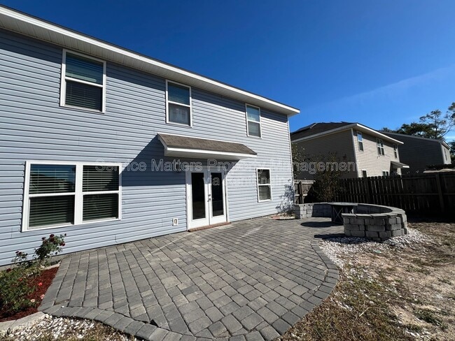 Building Photo - 5881 Old Plantation Court