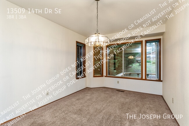 Building Photo - 13509 14th Dr SE