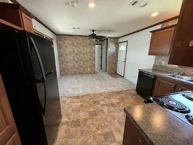 Building Photo - 757 Harbor Cir