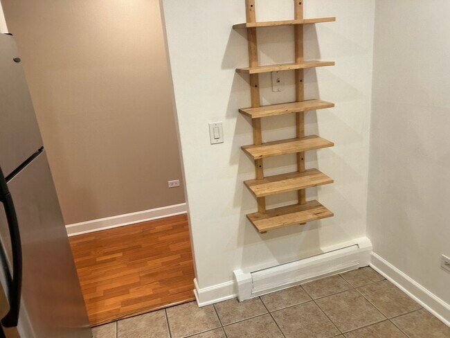 Building Photo - 677 S River Rd