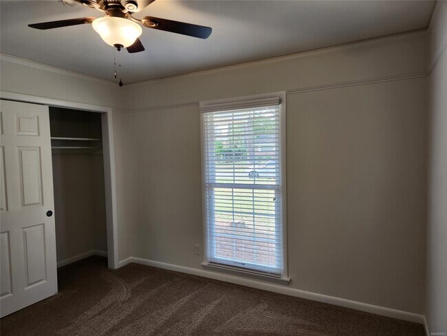 Building Photo - 628 Shadow Ln