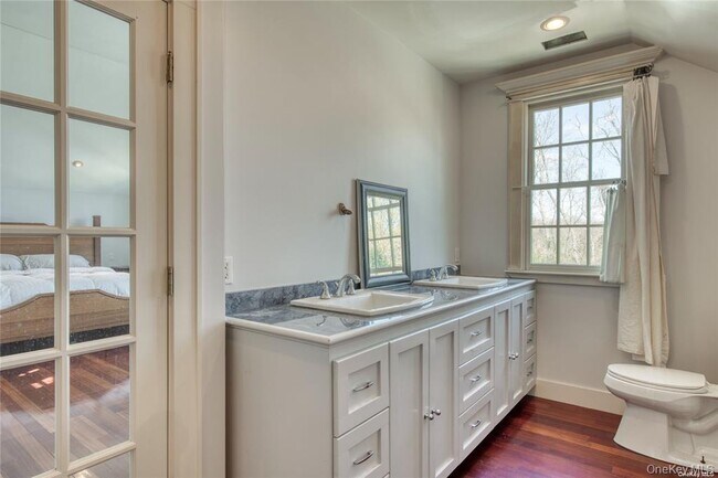 Building Photo - 11003 Main Rd