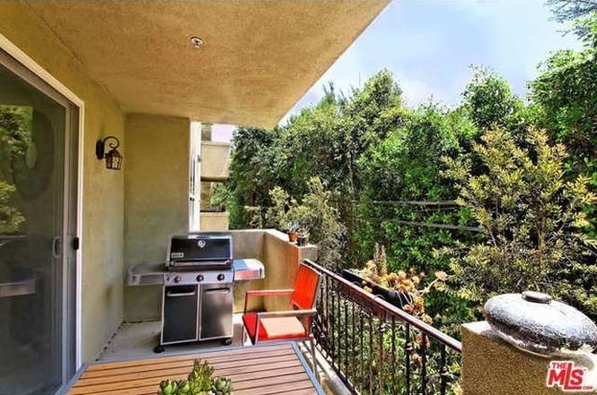 Covered IAttached Balcony - 13200 Moorpark St