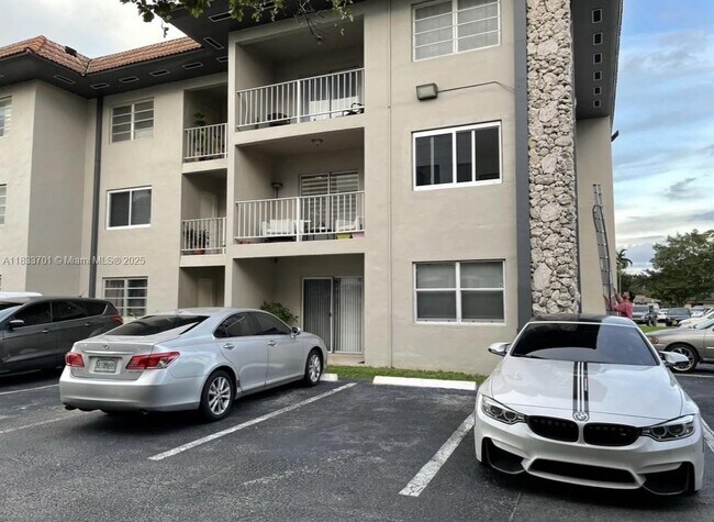 Building Photo - 13920 Lake Placid Ct