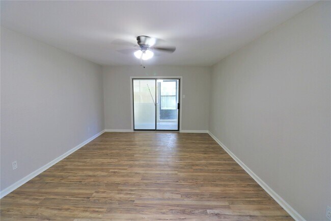 Building Photo - 2705 Wilmington Dr