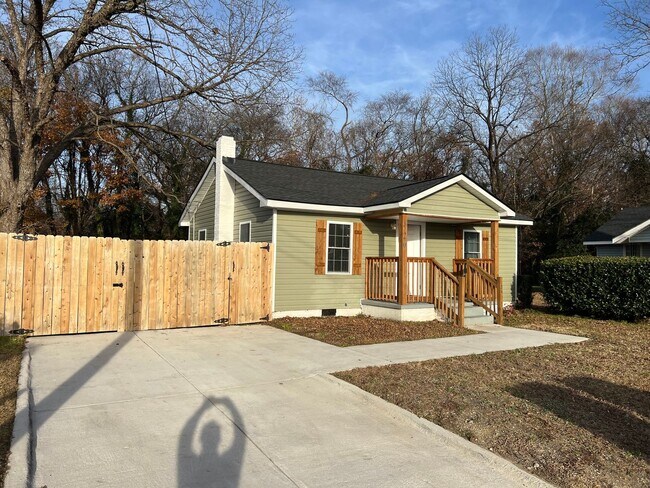 Building Photo - 129 Lock Trail