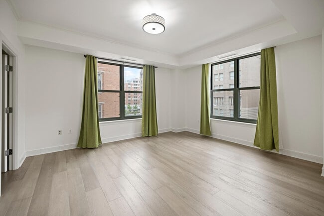 Building Photo - 2425 L St NW