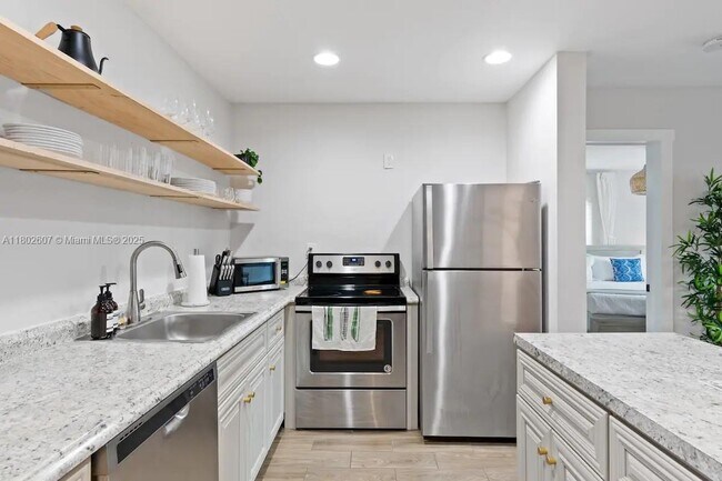 Building Photo - 300 SW 23rd St