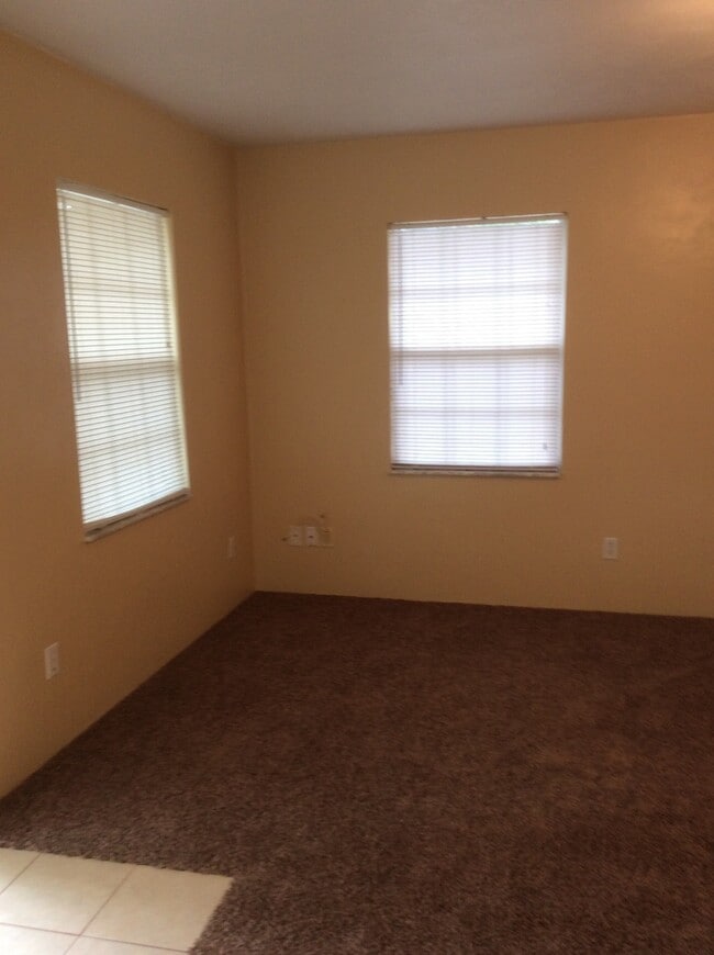 Building Photo - 2 Bedroom House in Wakulla Gardens