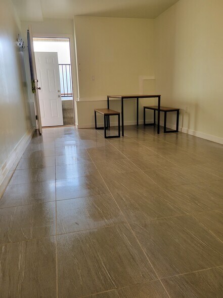 Building Photo - 614 Grand Ave