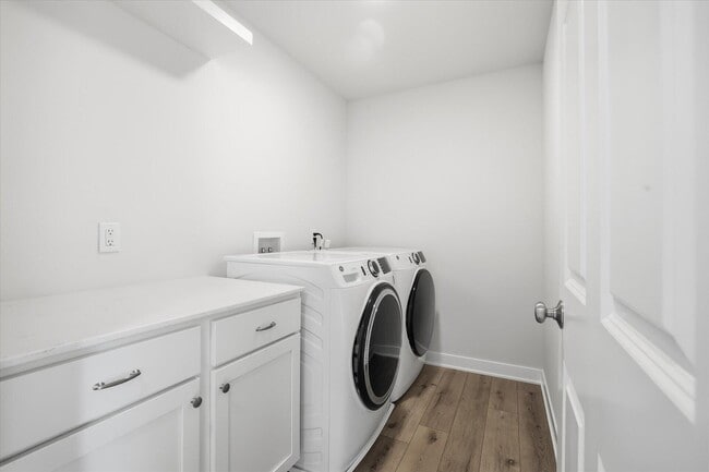 Building Photo - 330 Cattail Ct