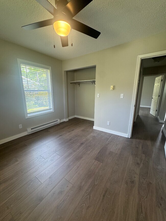 Building Photo - 4837 Greenfield Dr