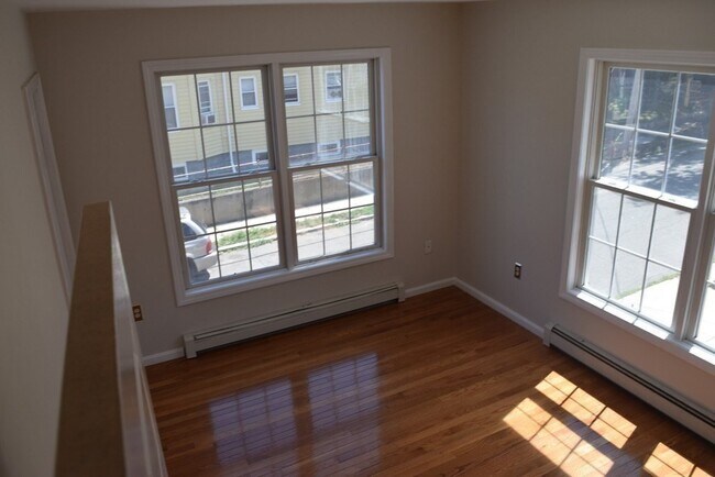 Building Photo - 255 Boston Ave