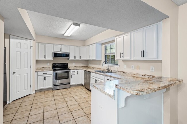 Building Photo - 57 Lake Shore Dr