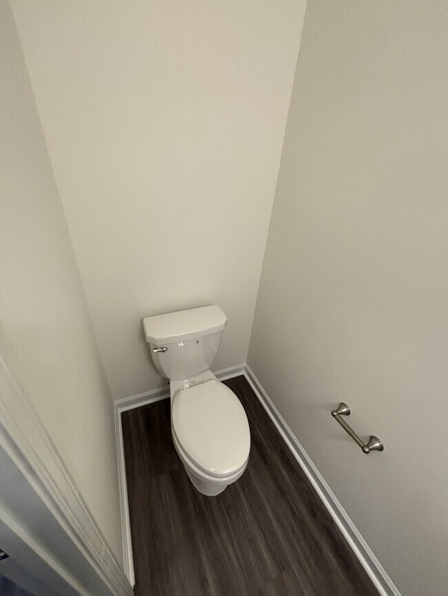 Building Photo - 606 S Blackmon St