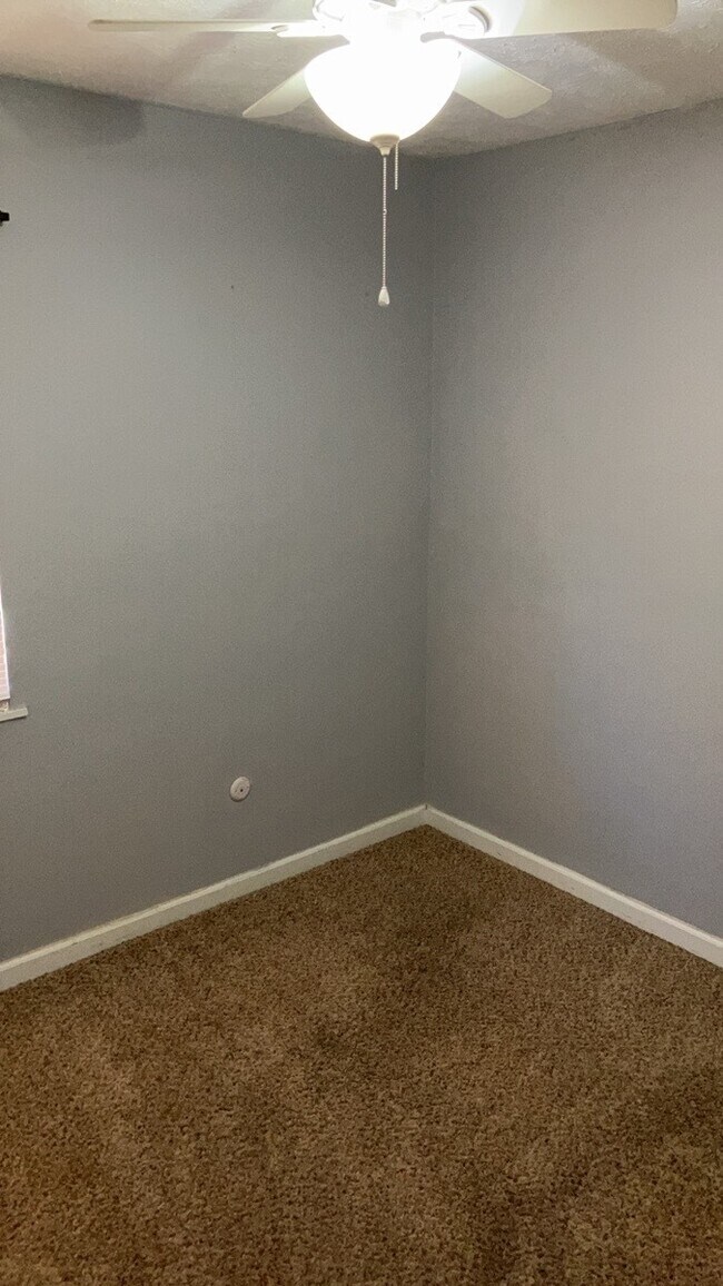 Building Photo - 325 Halifax Dr