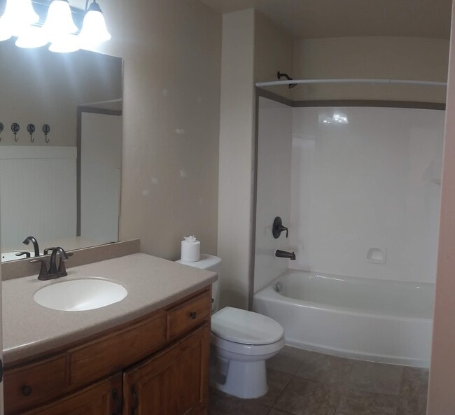 Building Photo - 1045 S 1700 W