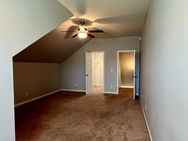 Building Photo - Deer Creek - 4BR/ 2 story/ 2500+SQFT