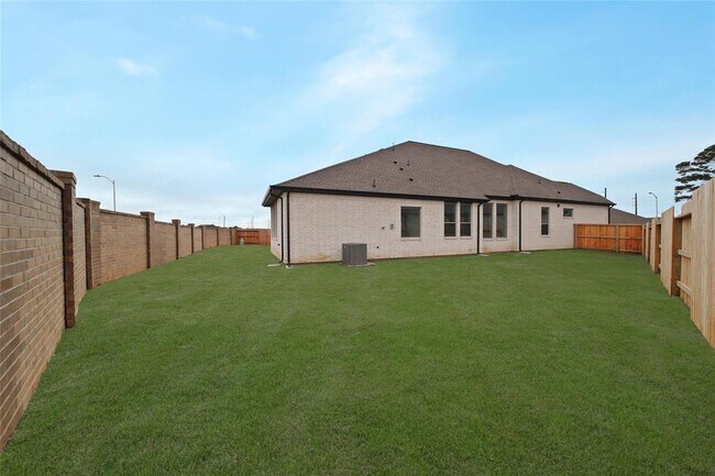 Building Photo - 13107 Wood Leaf Pk