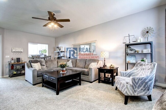 Building Photo - 563 Lost Valley Point