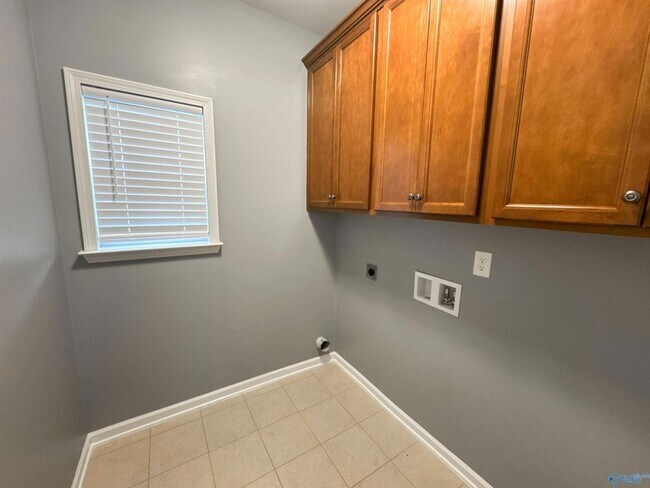 Building Photo - 14389 Water Stream Dr