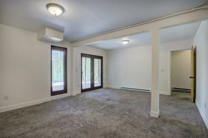 Building Photo - 347 Deer Path Rd
