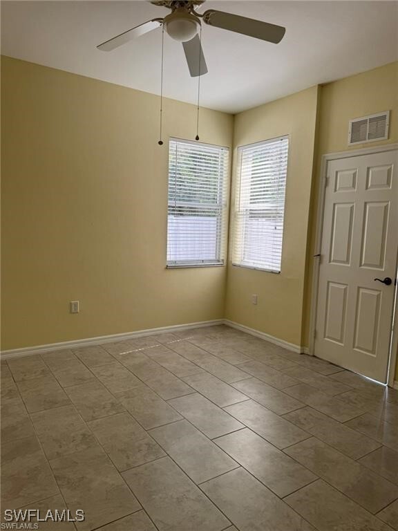 Building Photo - 3636 Pine Oak Cir
