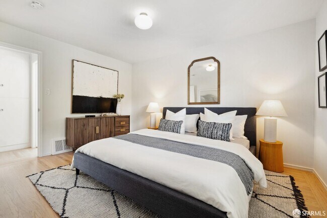 Building Photo - 134 Stanford Heights Ave