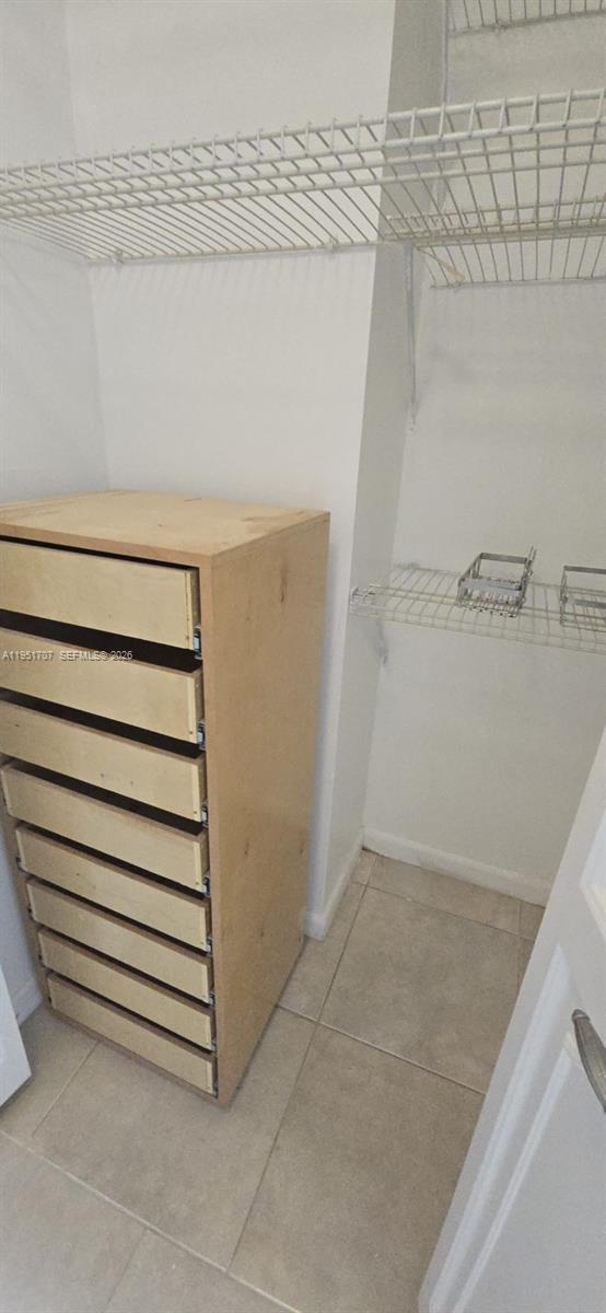 Building Photo - 3680 Inverrary Dr