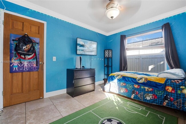 Building Photo - 5821 NW 56th Pl