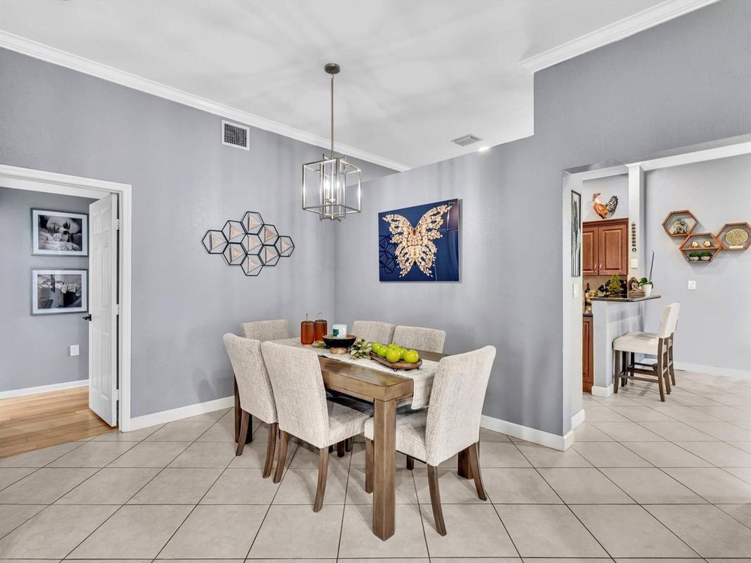 Building Photo - 14304 S Royal Cove Cir