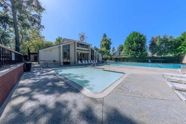 Building Photo - 10670 Esmeraldas Dr