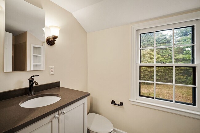 Building Photo - 50 Orchard Rd