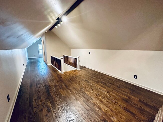 Building Photo - {8100} Picture Perfect Leawood Cottage + C...