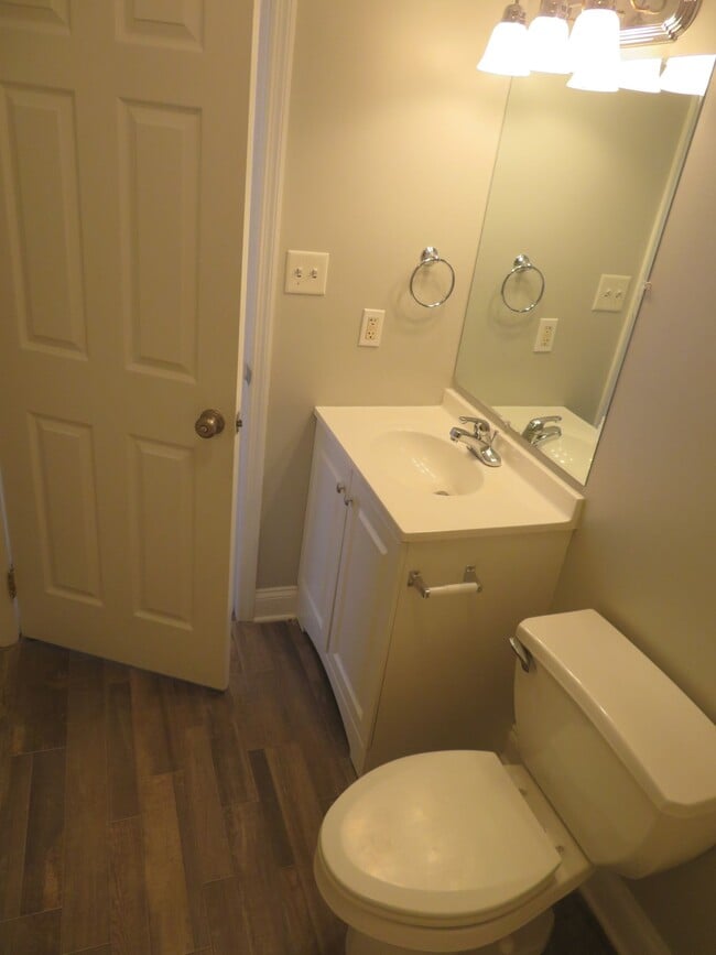 Building Photo - Available Fall 2026 - Partial lease for 2 available bedrooms