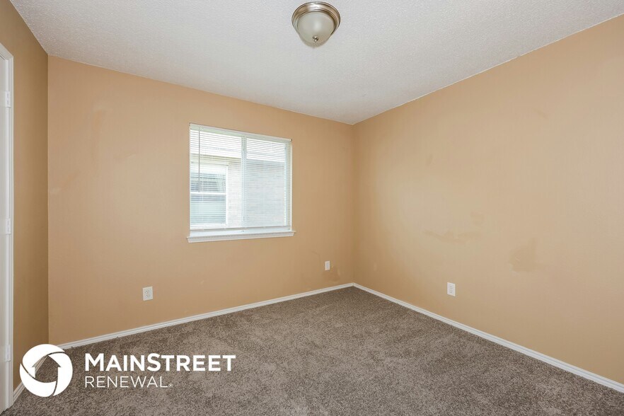 Building Photo - 9136 Whistlewood Dr
