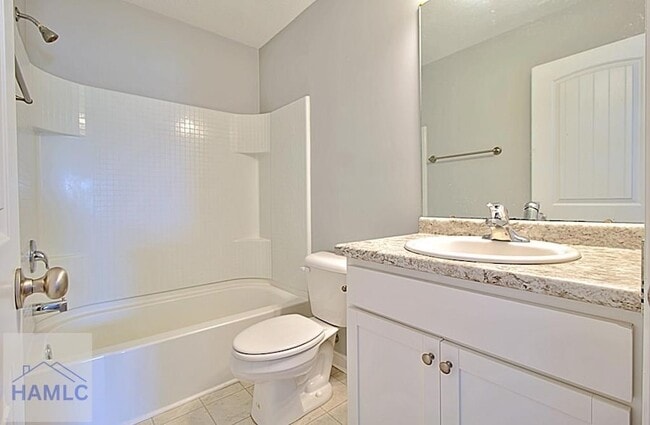 Building Photo - 7 Upland Ct