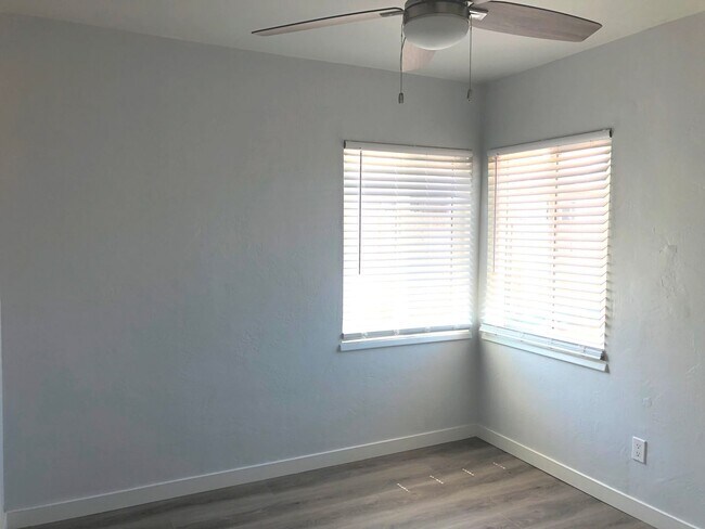 Building Photo - *10th Street