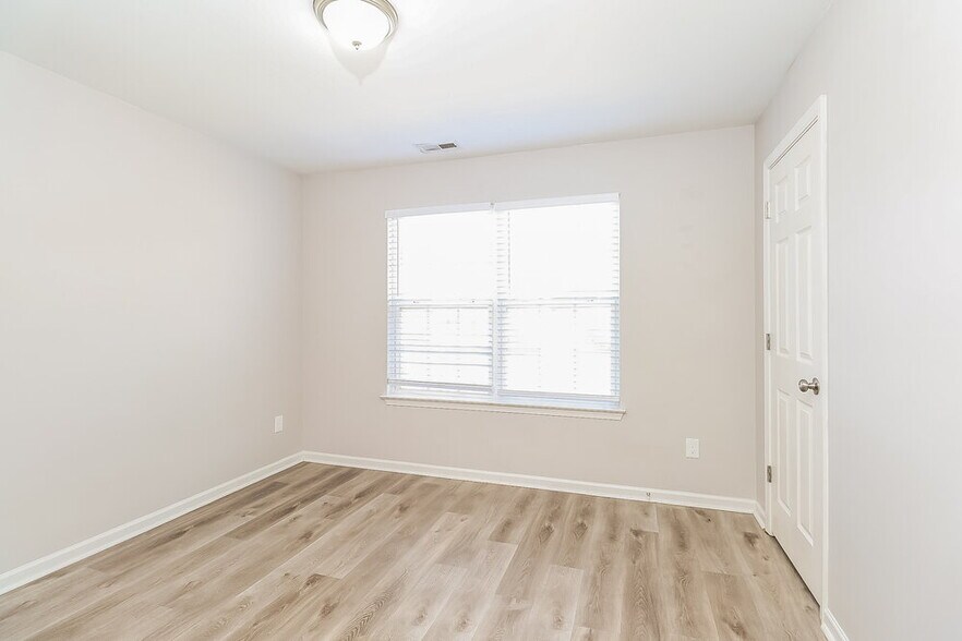 Building Photo - 1121 Vistalite Ln