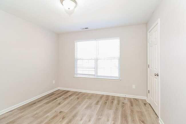 Building Photo - 1121 Vistalite Ln