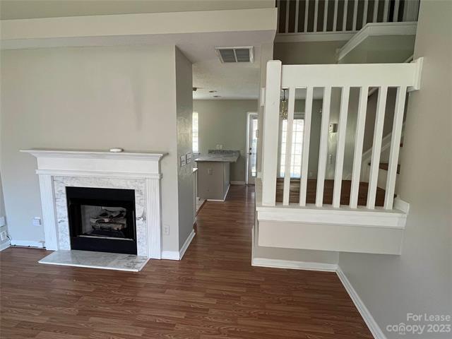 Building Photo - 1729 Pergola Pl