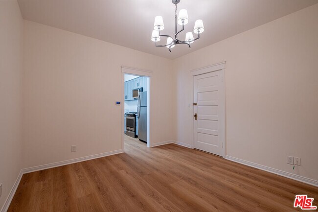 Building Photo - 108 N Broadway